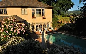 Vineyard Country Inn